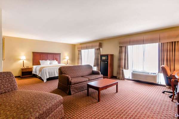 Suite - Quality Inn & Suites Carthage - I-49, Exit 50