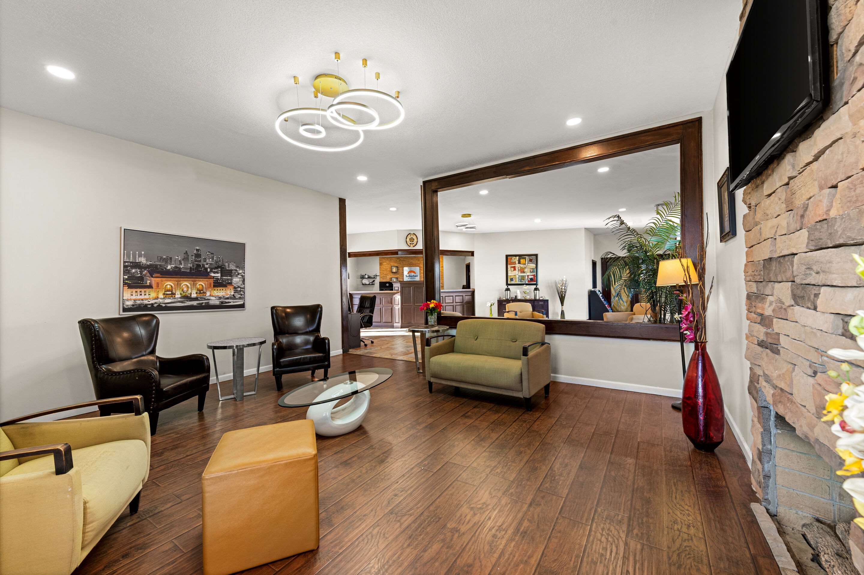 Hotel lobby | Suburban Studios Kansas City Airport North