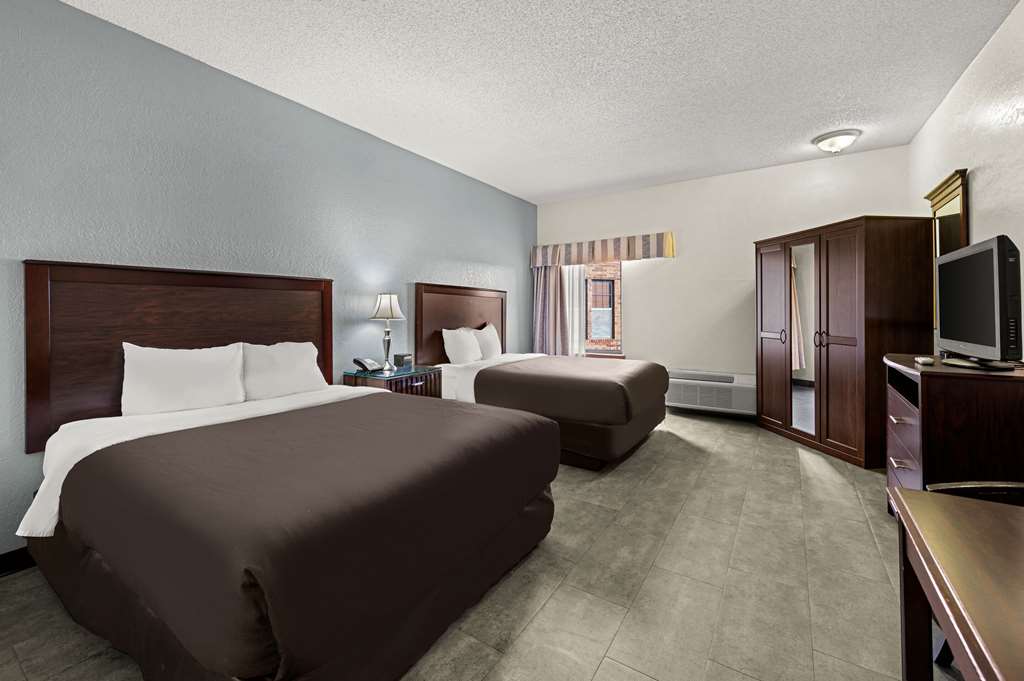 SUBURBAN STUDIOS KANSAS CITY AIRPOR-guestroom-Guest Room,On-Site.jpg