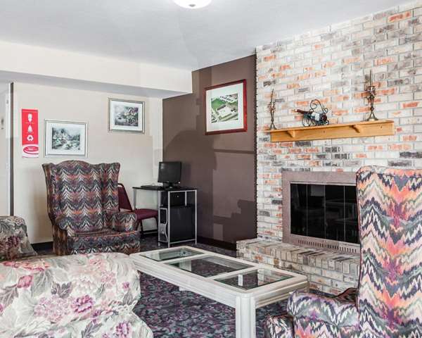  - Econo Lodge Jefferson City