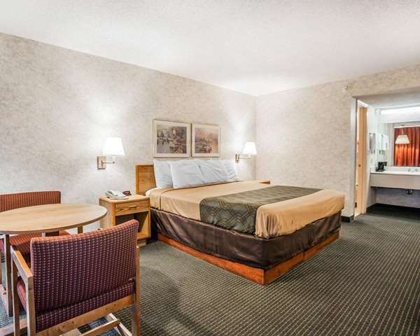  - Econo Lodge Jefferson City