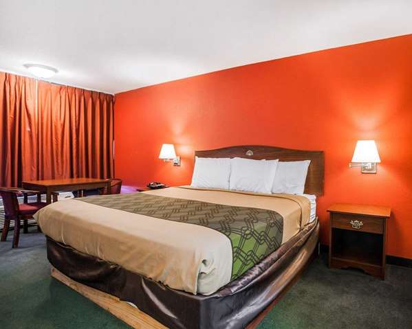  - Econo Lodge Jefferson City