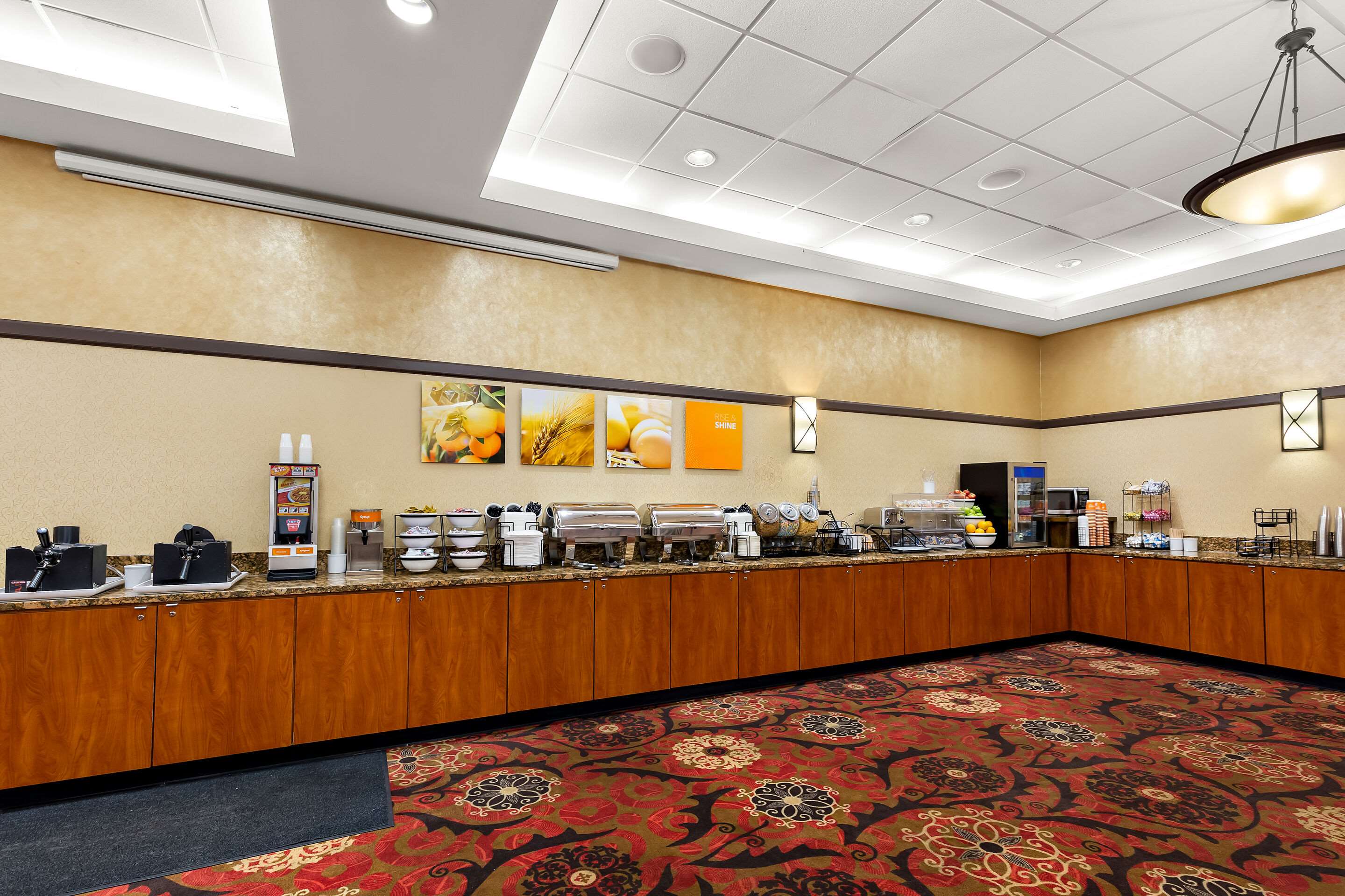 Breakfast area | Comfort Inn St Louis – Westport