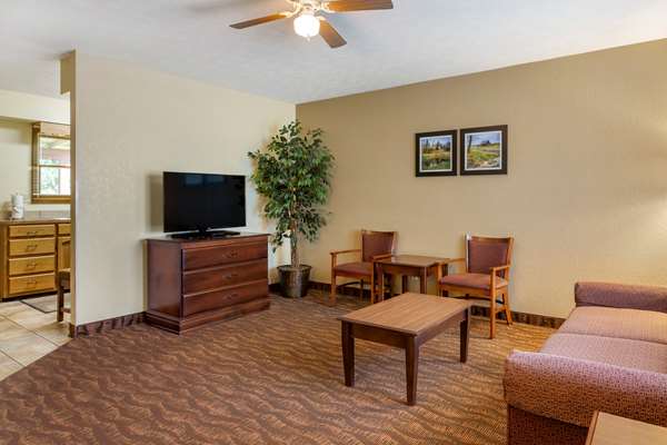 Suite - Comfort Inn & Suites Branson