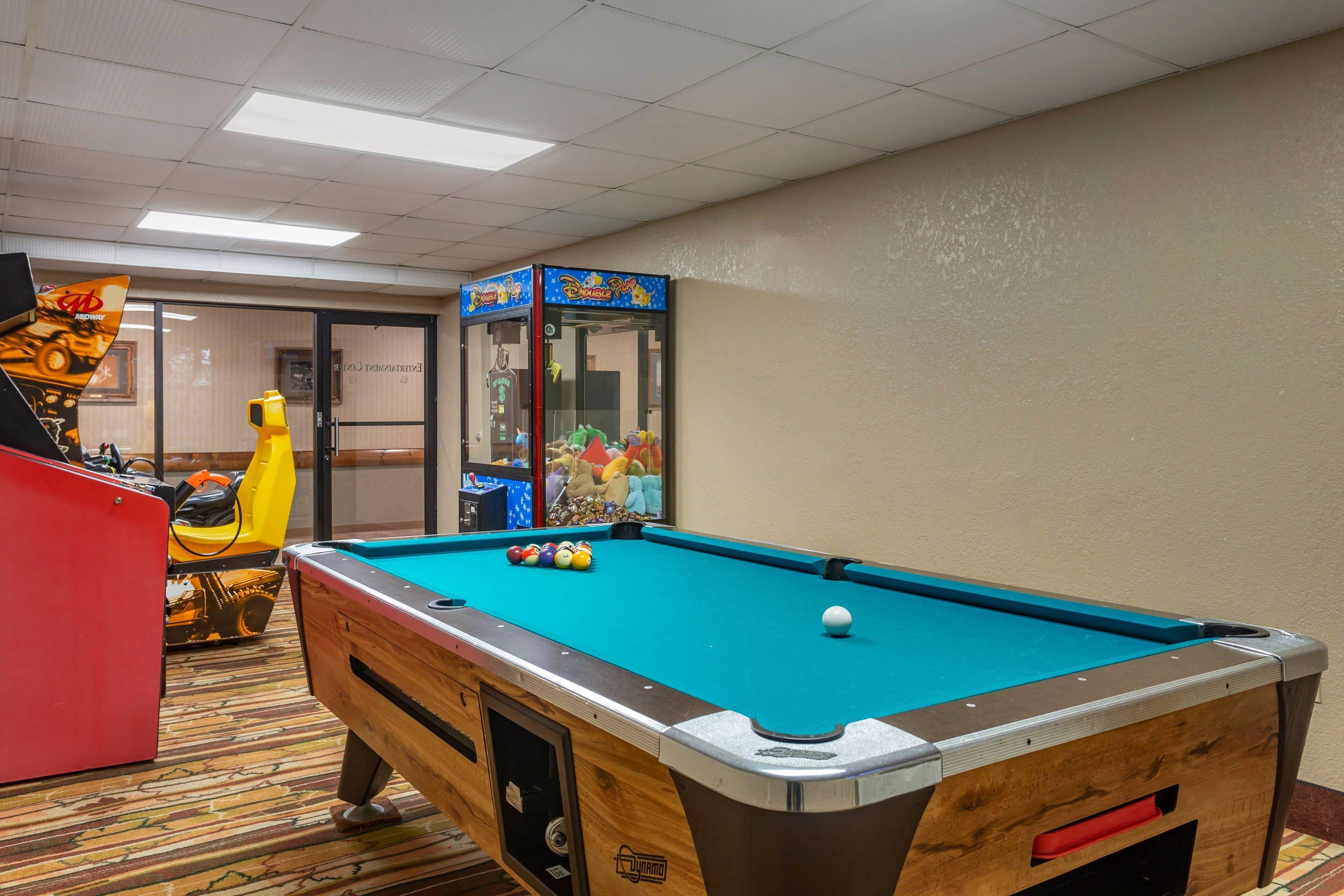 Game room | Comfort Inn & Suites Branson Meadows