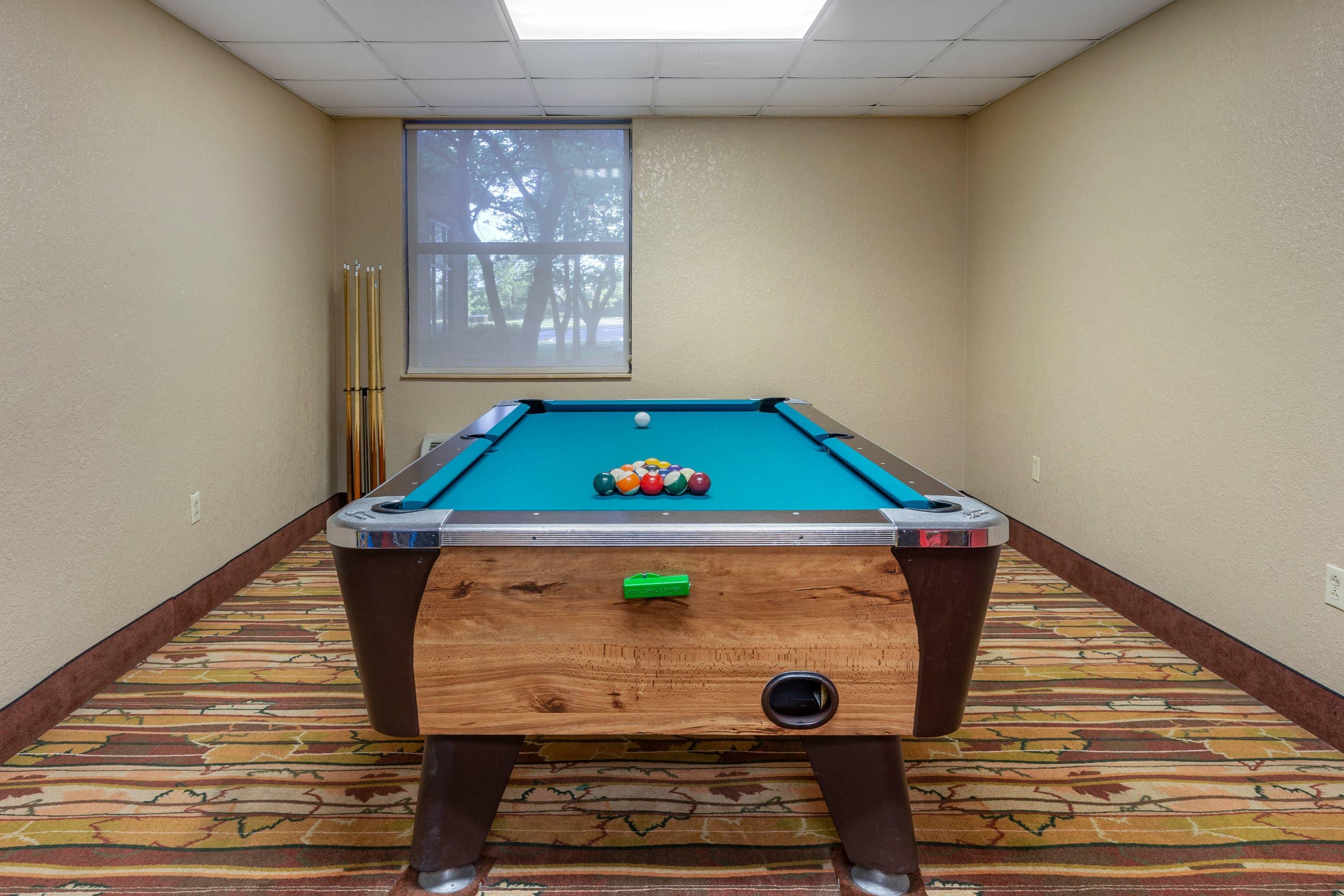Game room | Comfort Inn & Suites Branson Meadows
