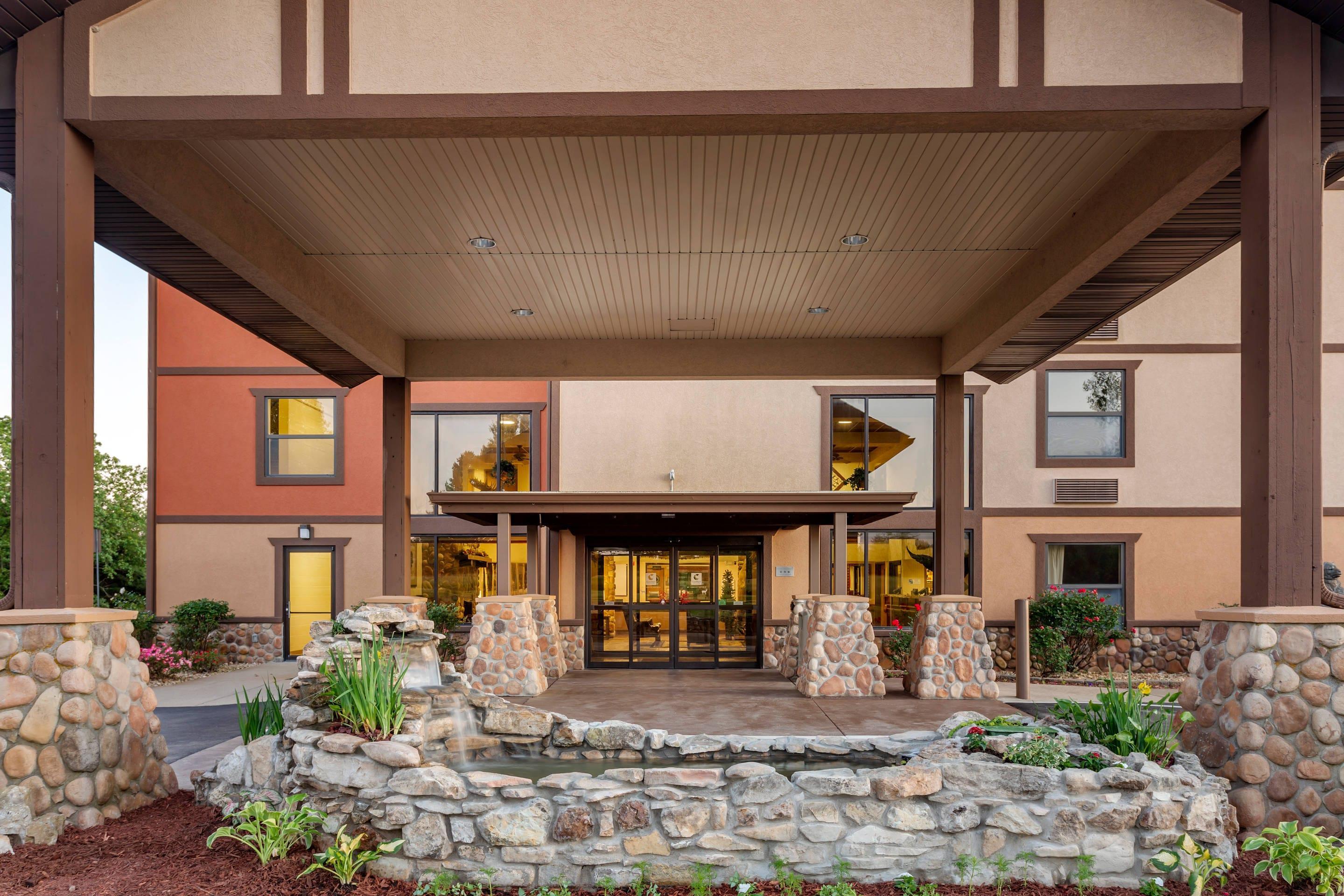 Hotel exterior | Comfort Inn & Suites Branson Meadows