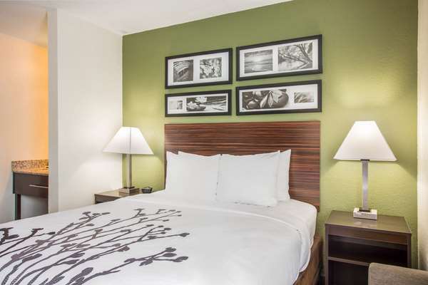  - Sleep Inn Airport Kansas City - I-29, Exit 10