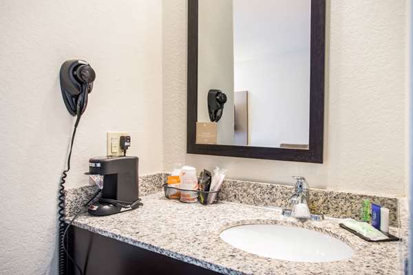  - Sleep Inn Airport Kansas City - I-29, Exit 10