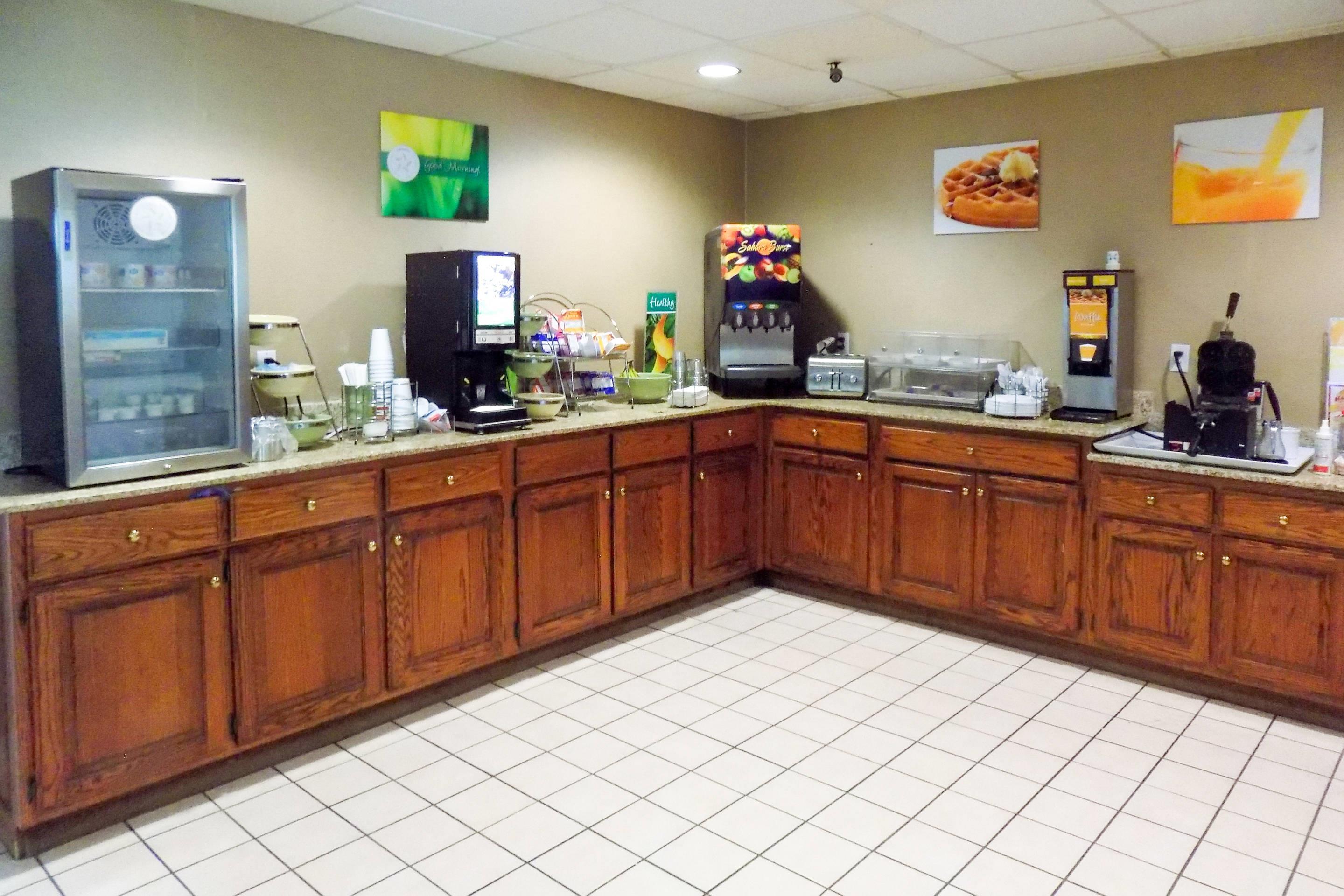 Breakfast counter | Quality Inn