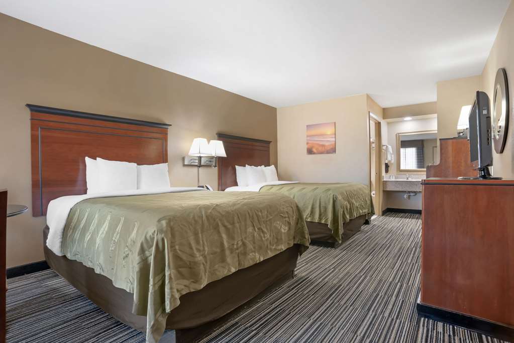 QUALITY INN-guestroom-Guest Room,On-Site.jpg