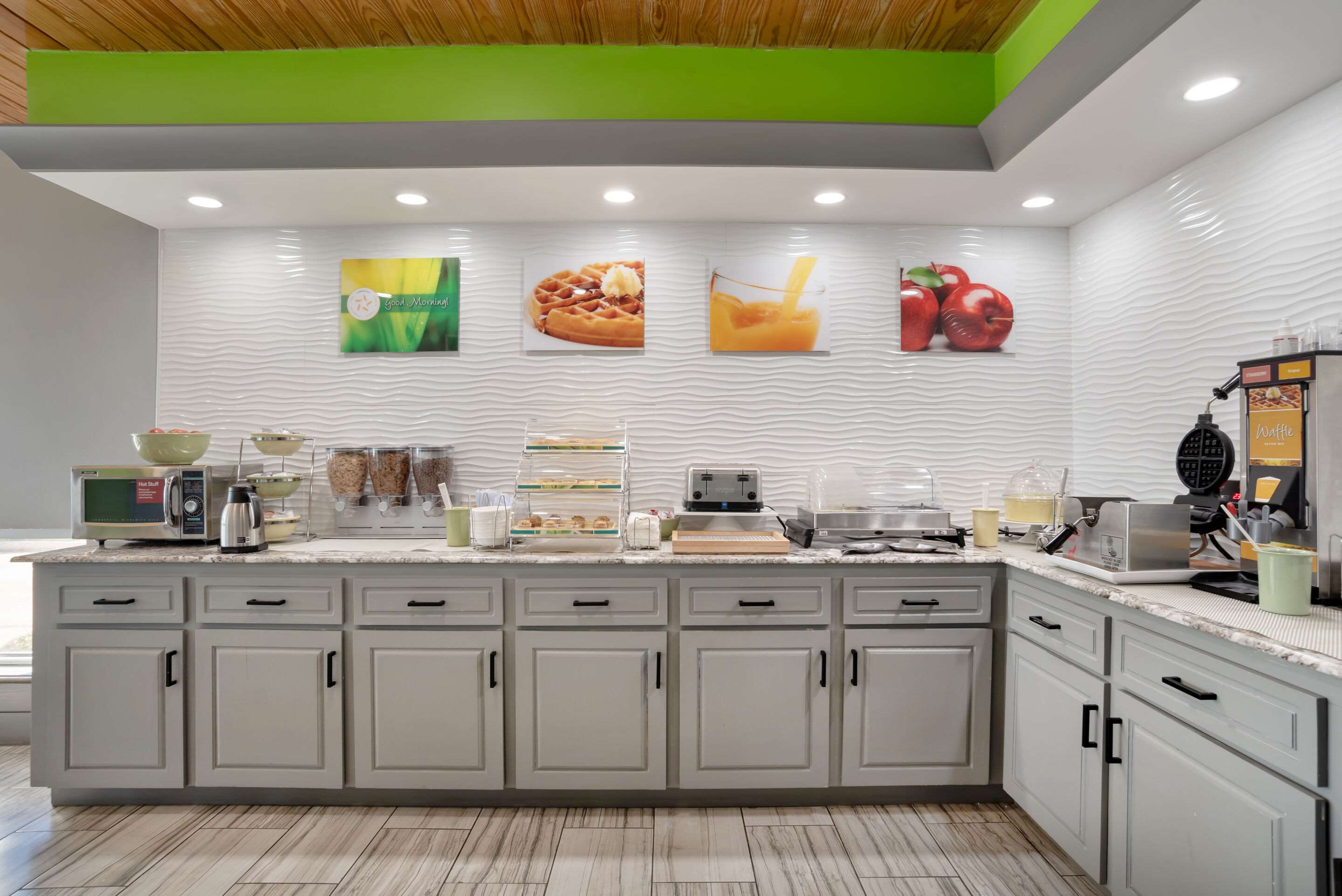 Breakfast counter | Quality Inn Brookhaven