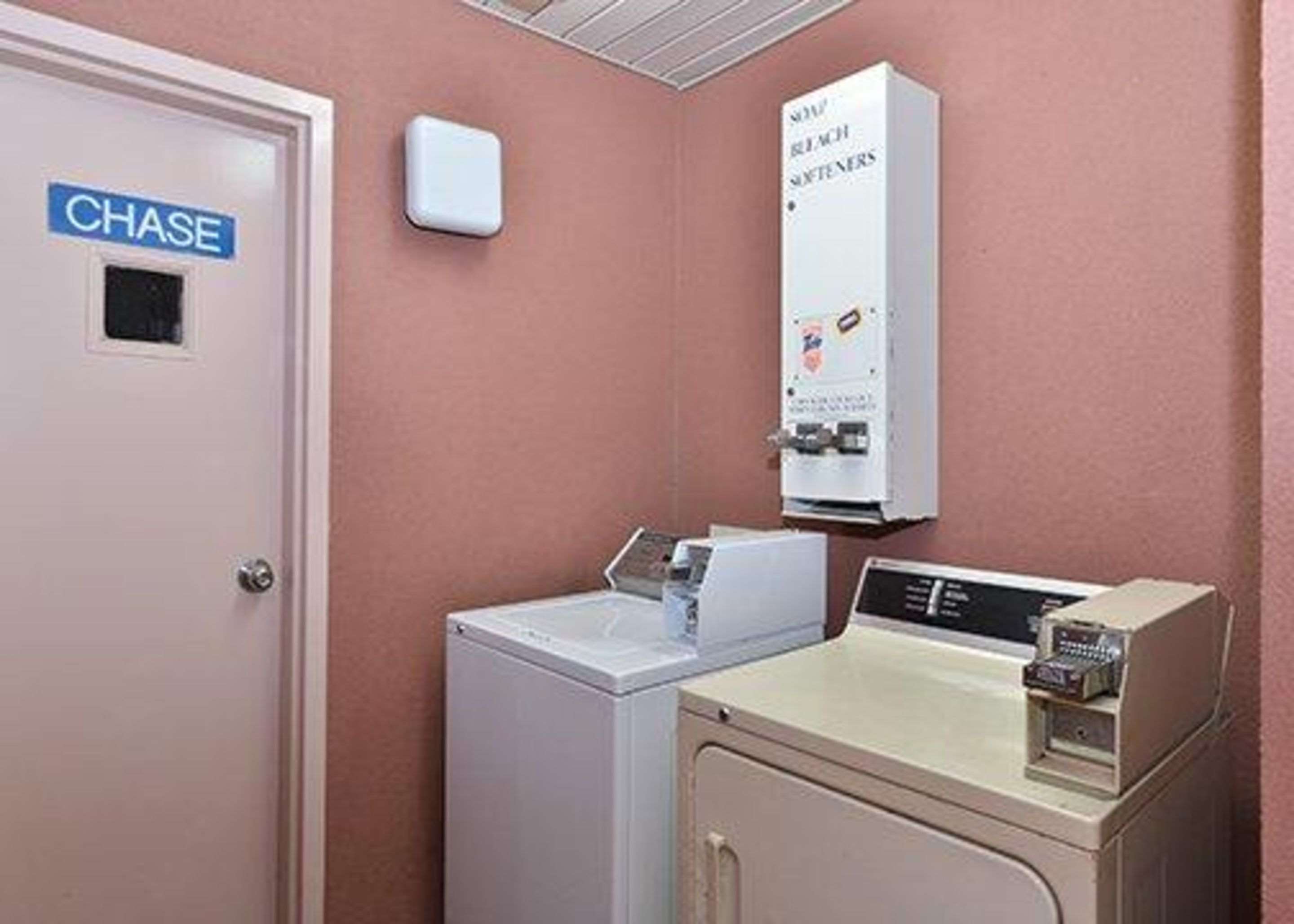Guest laundry facilities | Quality Inn Brookhaven