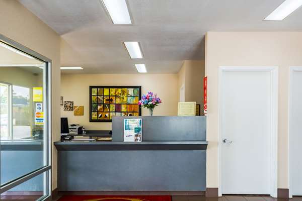  - Econo Lodge Picayune - I-59, Exit 4