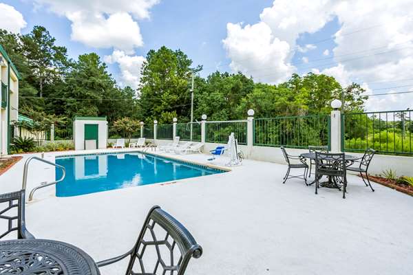 Pool - Econo Lodge Picayune - I-59, Exit 4