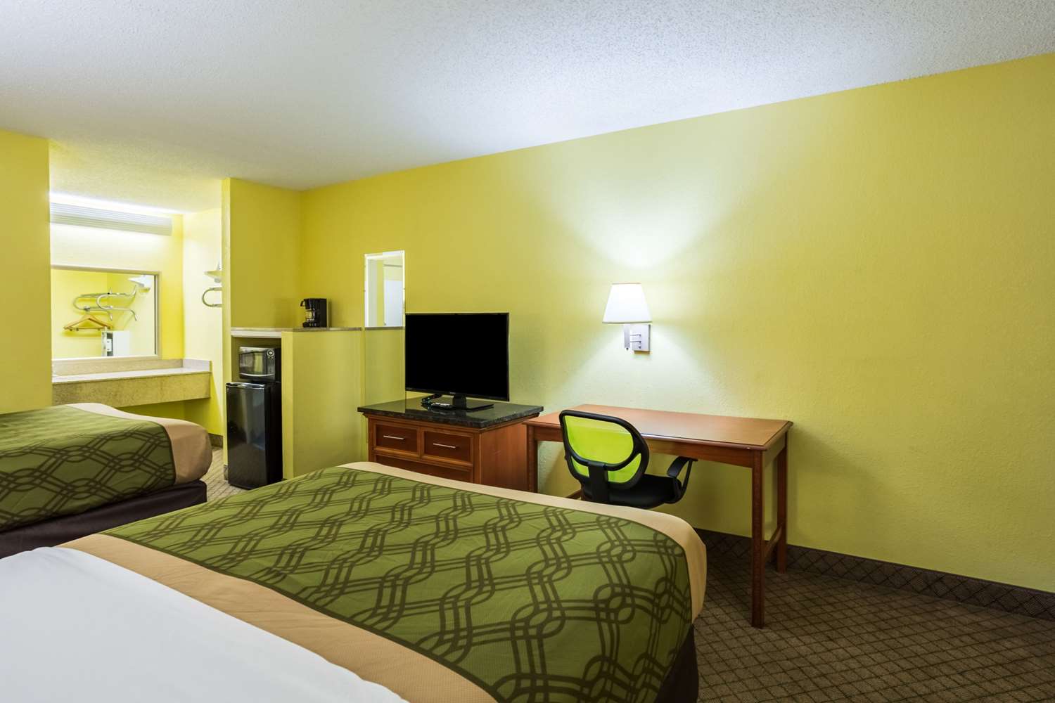 Econo Lodge Picayune I59, Exit 4, MS See Discounts