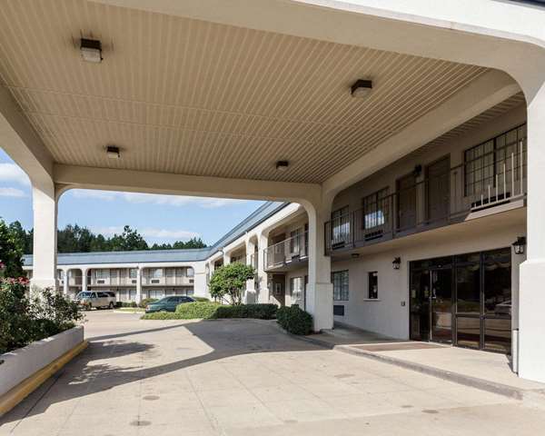 Exterior view - Econo Lodge Grenada