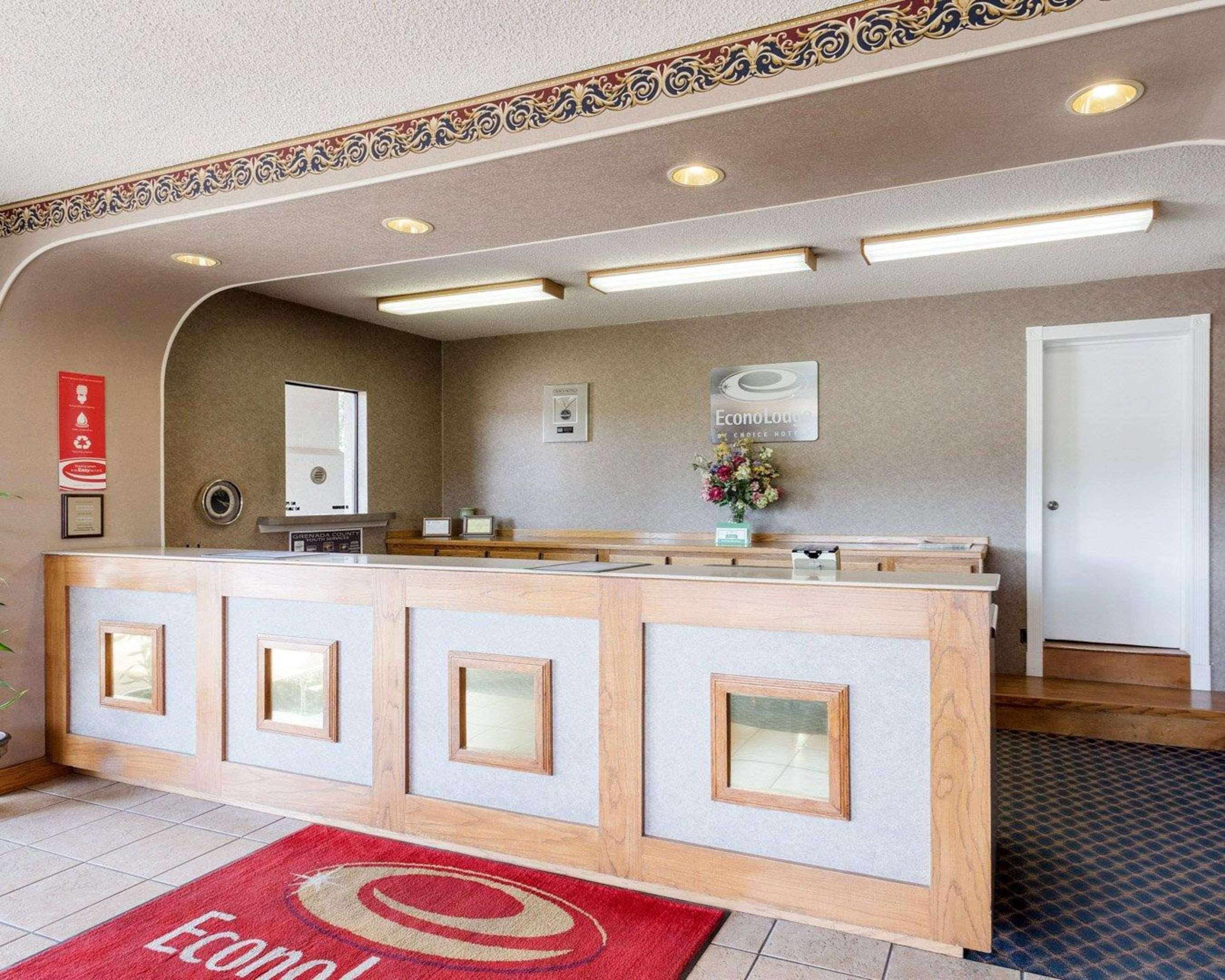 Front desk | Econo Lodge Grenada