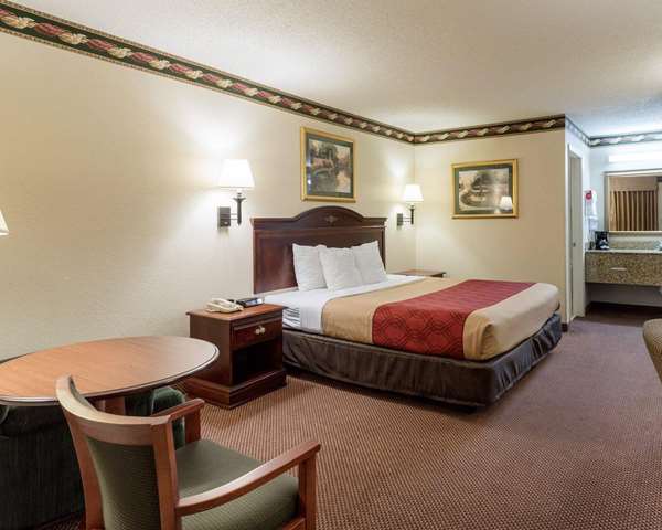  - Econo Lodge Grenada