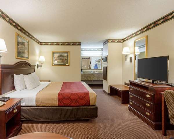  - Econo Lodge Grenada