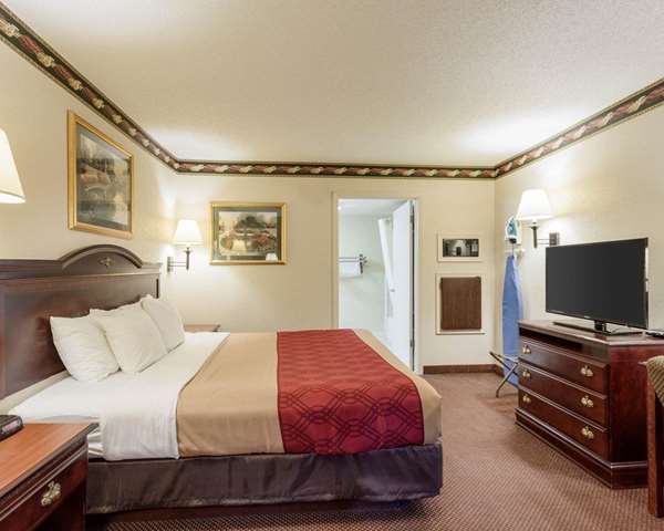  - Econo Lodge Grenada