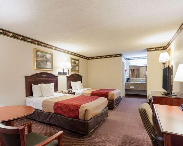  - Econo Lodge Grenada