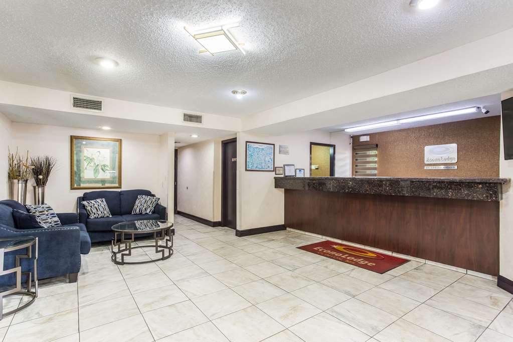 Econo Lodge Clinton Jackson West