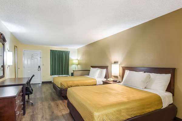  - Econo Lodge Clinton - I-20, Exit 36