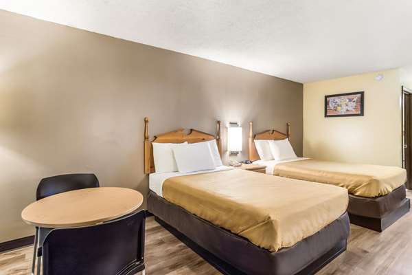  - Econo Lodge Clinton - I-20, Exit 36