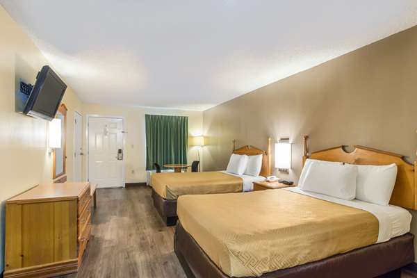  - Econo Lodge Clinton - I-20, Exit 36