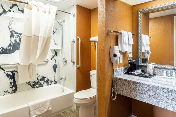  - Quality Inn Corinth