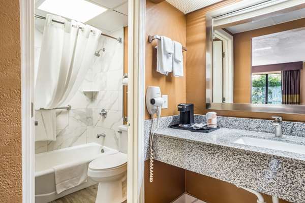 Suite - Quality Inn Corinth