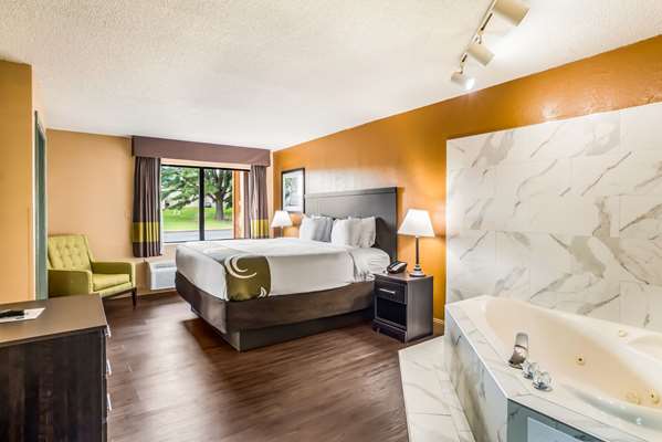 Suite - Quality Inn Corinth