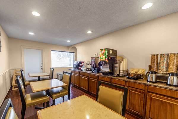 Amenities - Econo Lodge Meridian - I-20 & I-59, Exit 153