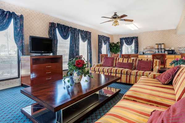  - Econo Lodge Pearl - I-20, Exit 48