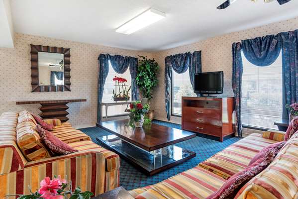  - Econo Lodge Pearl - I-20, Exit 48