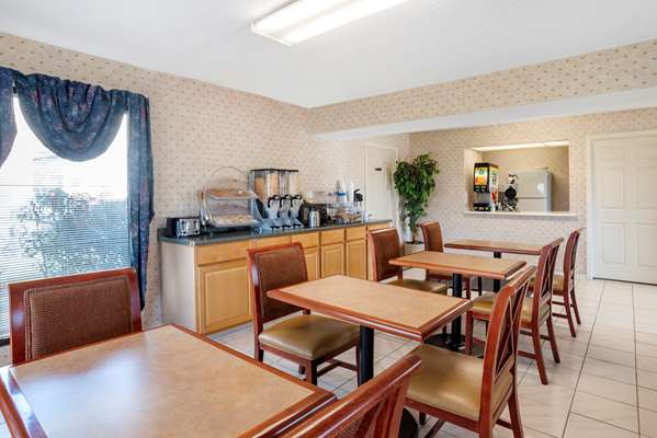 Amenities - Econo Lodge Pearl - I-20, Exit 48