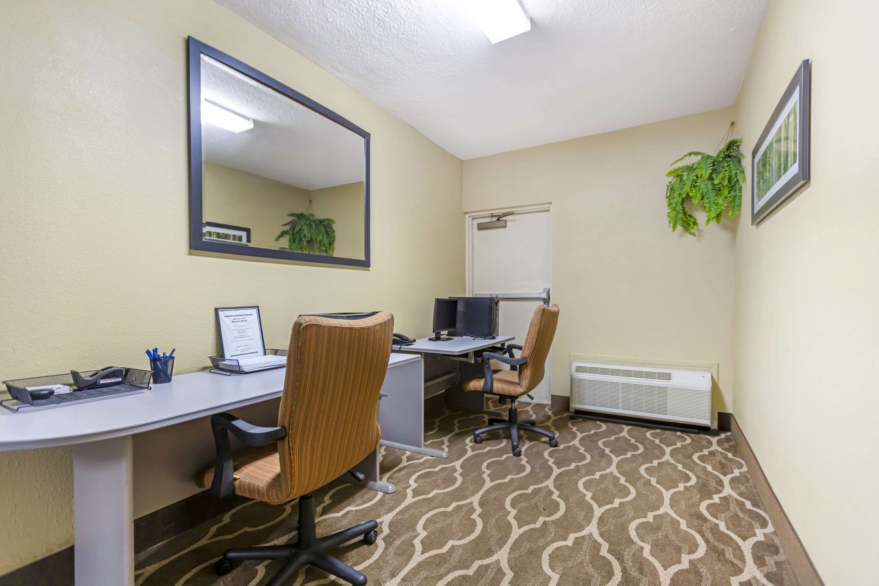 Computer in the lobby | Comfort Inn