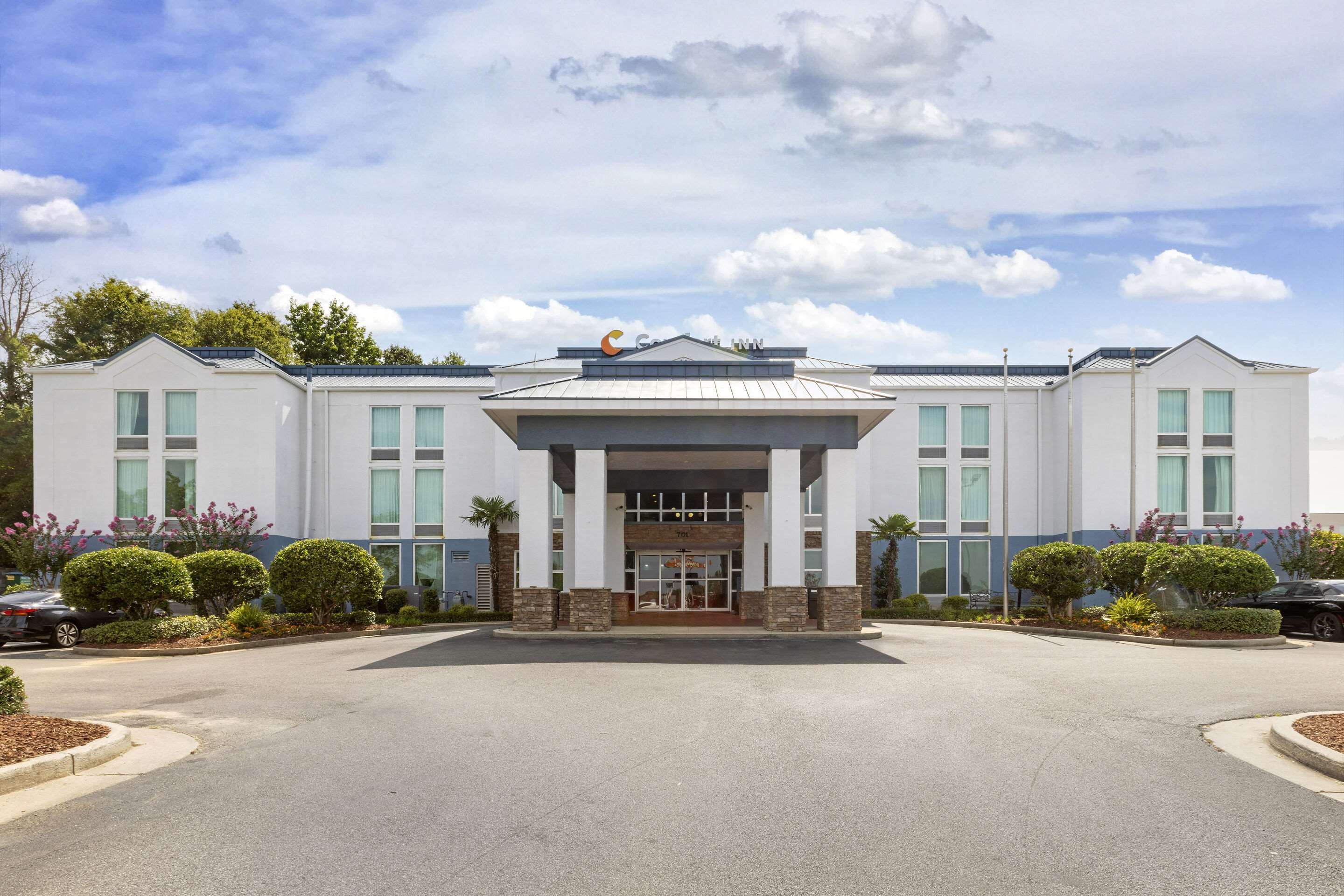 Hotel exterior | Comfort Inn