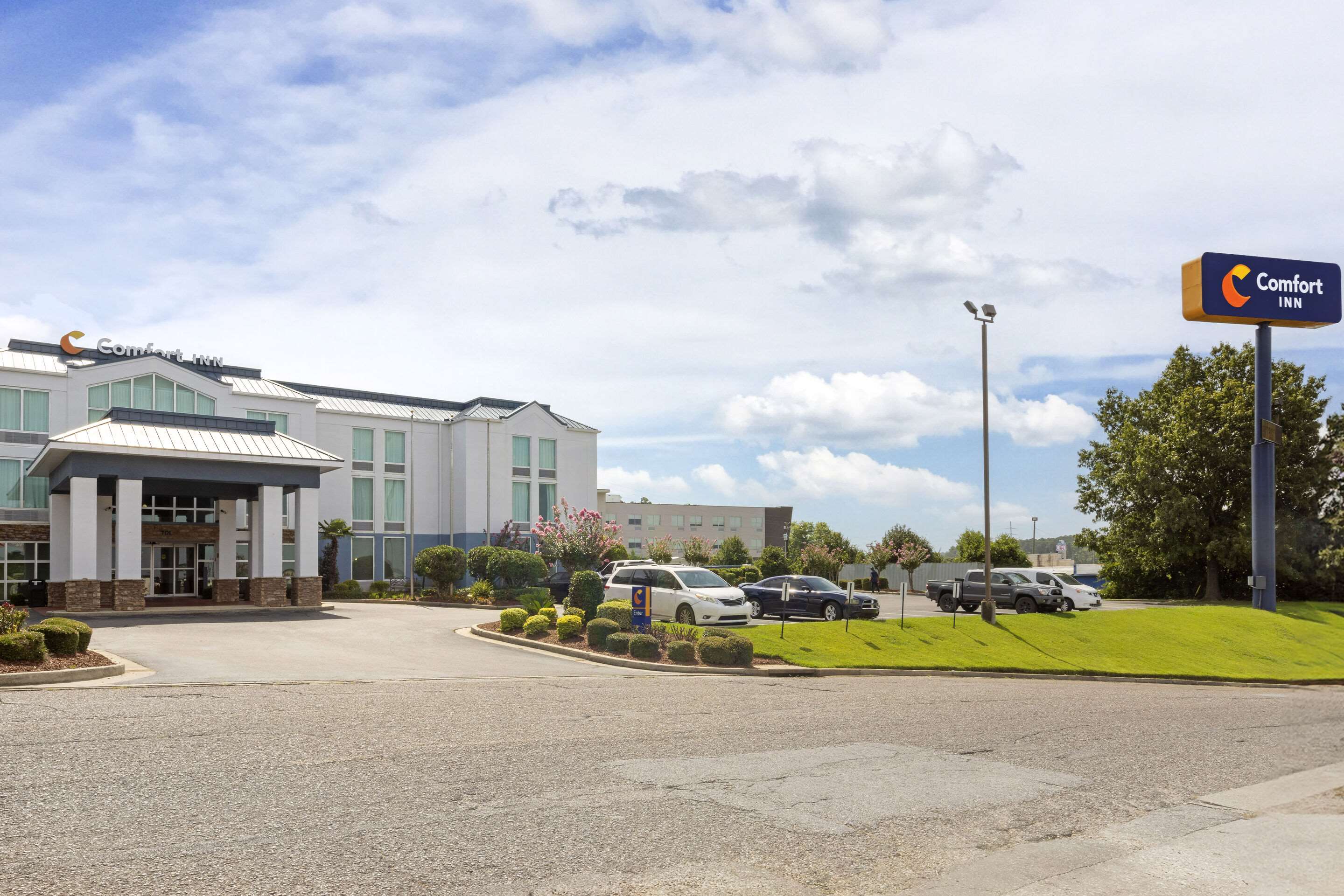 Hotel exterior | Comfort Inn