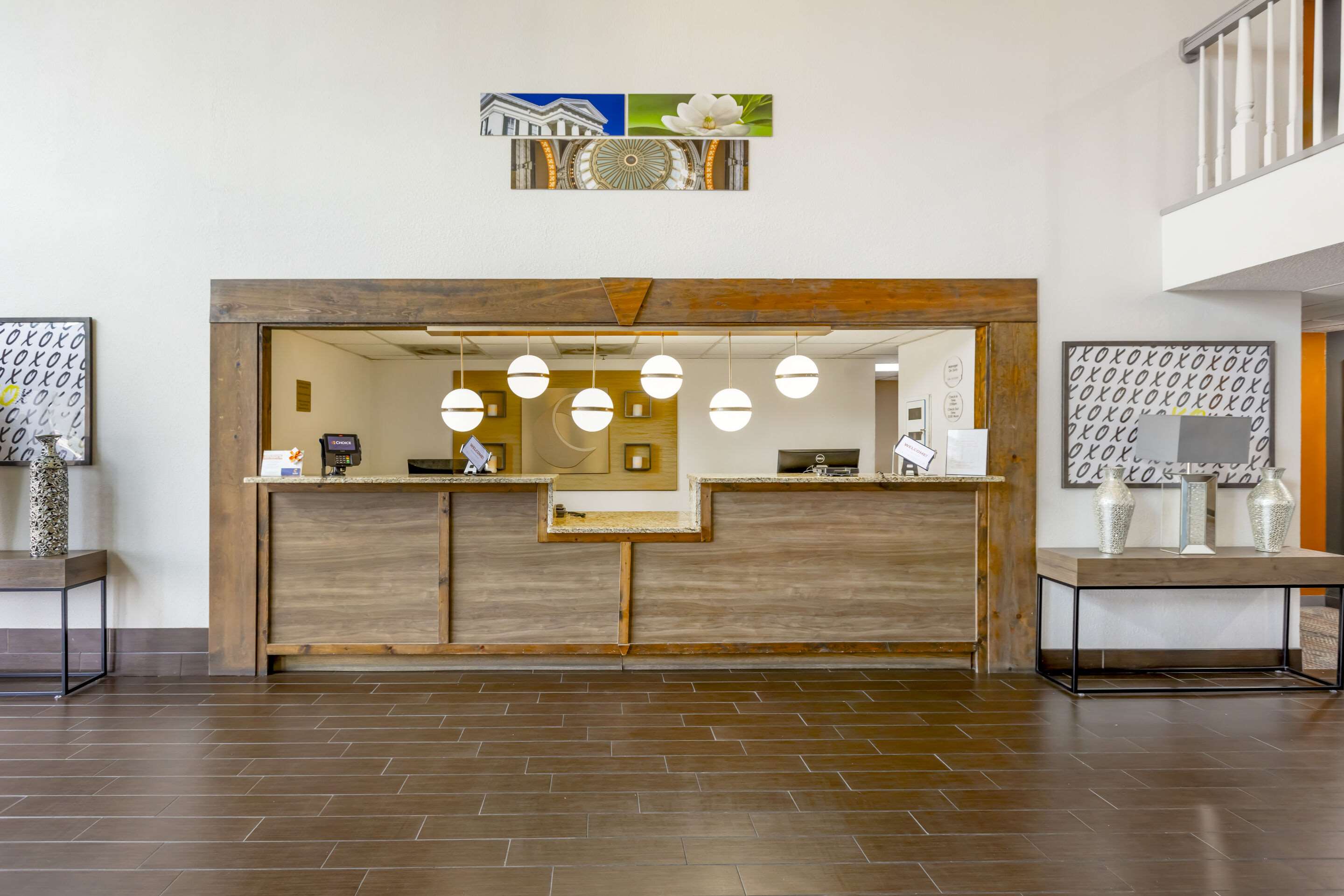 Front desk | Comfort Inn
