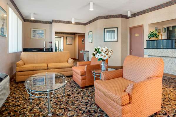  - Econo Lodge Inn & Suites Forest - I-20, Exit 88