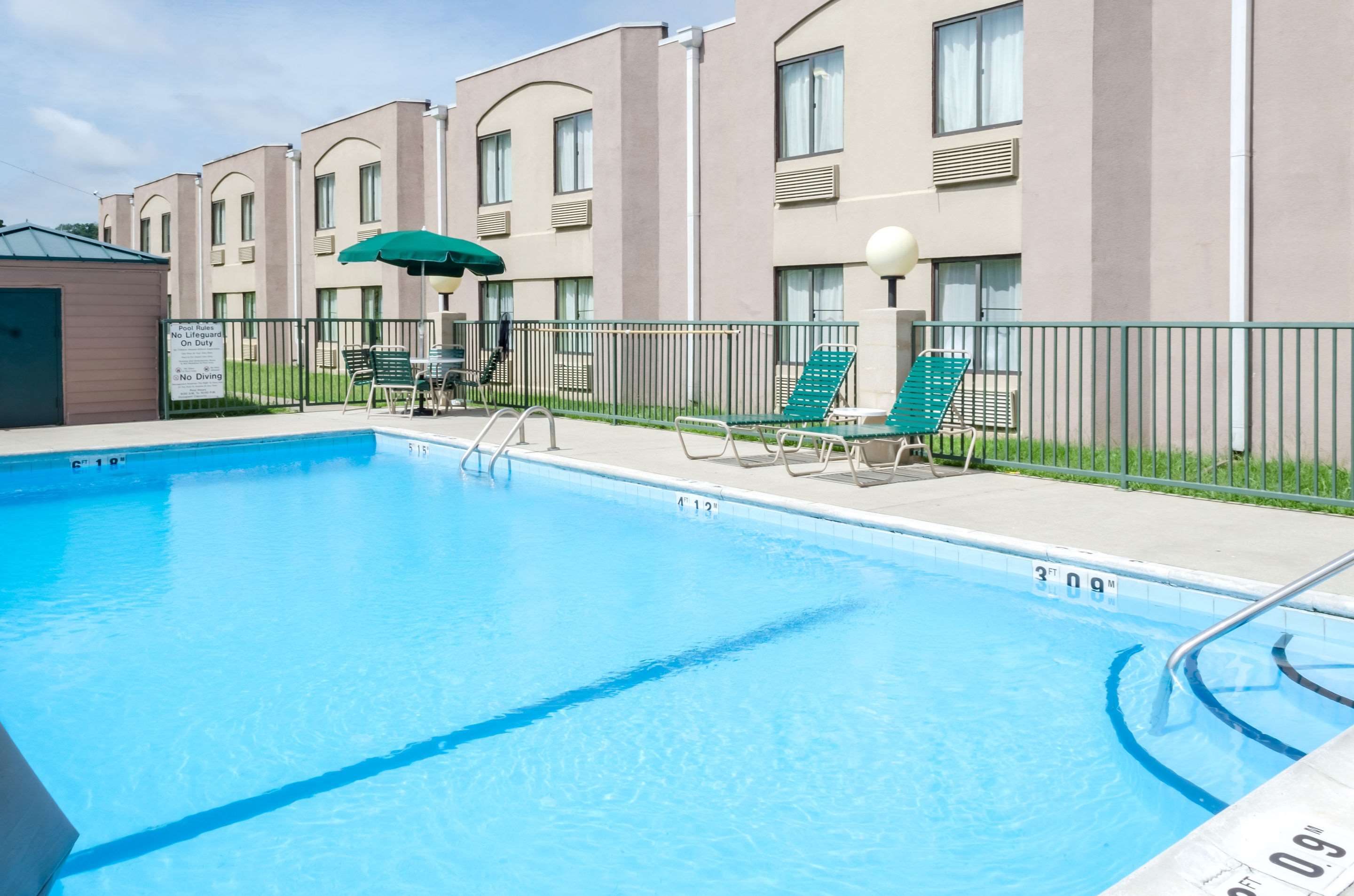 Relax on the sundeck | Quality Inn