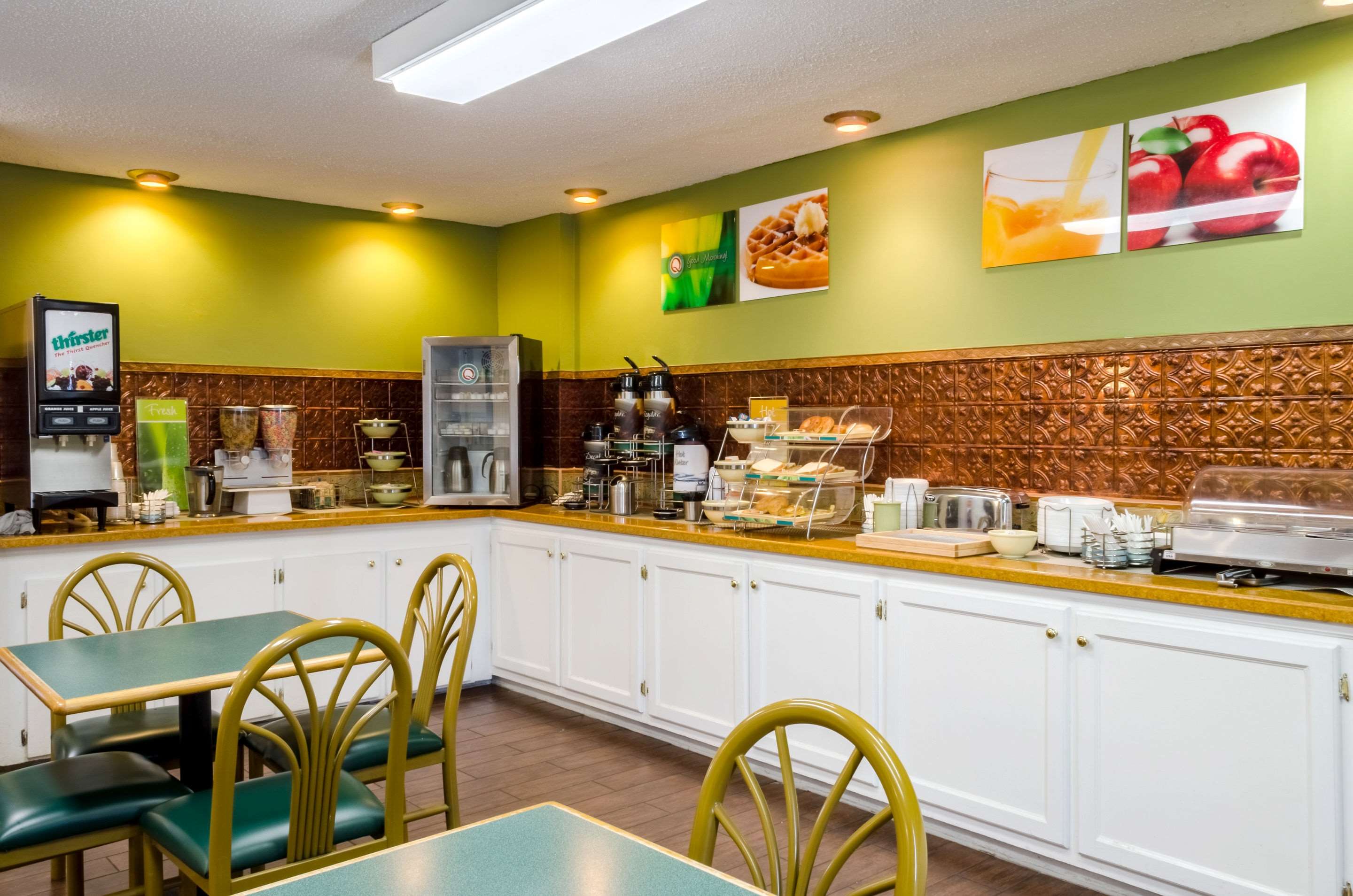 Free continental breakfast | Quality Inn