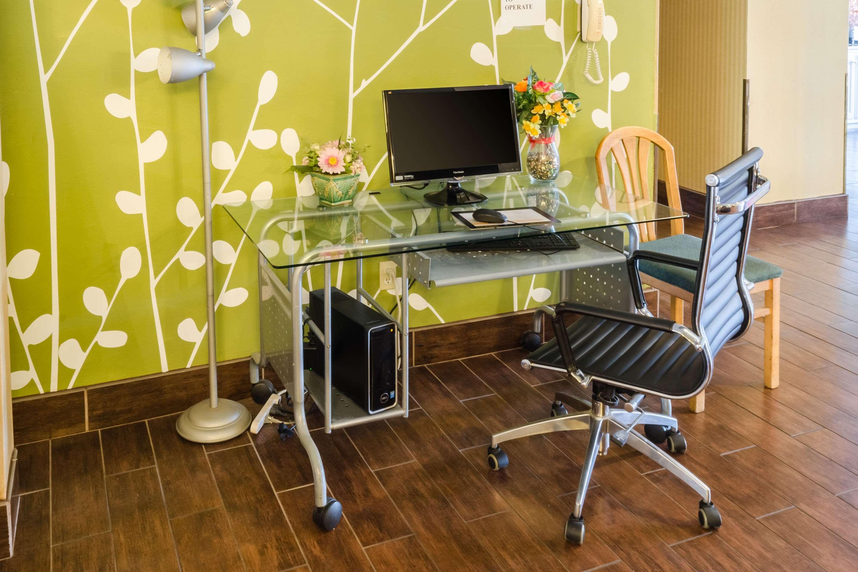 Business center | Quality Inn