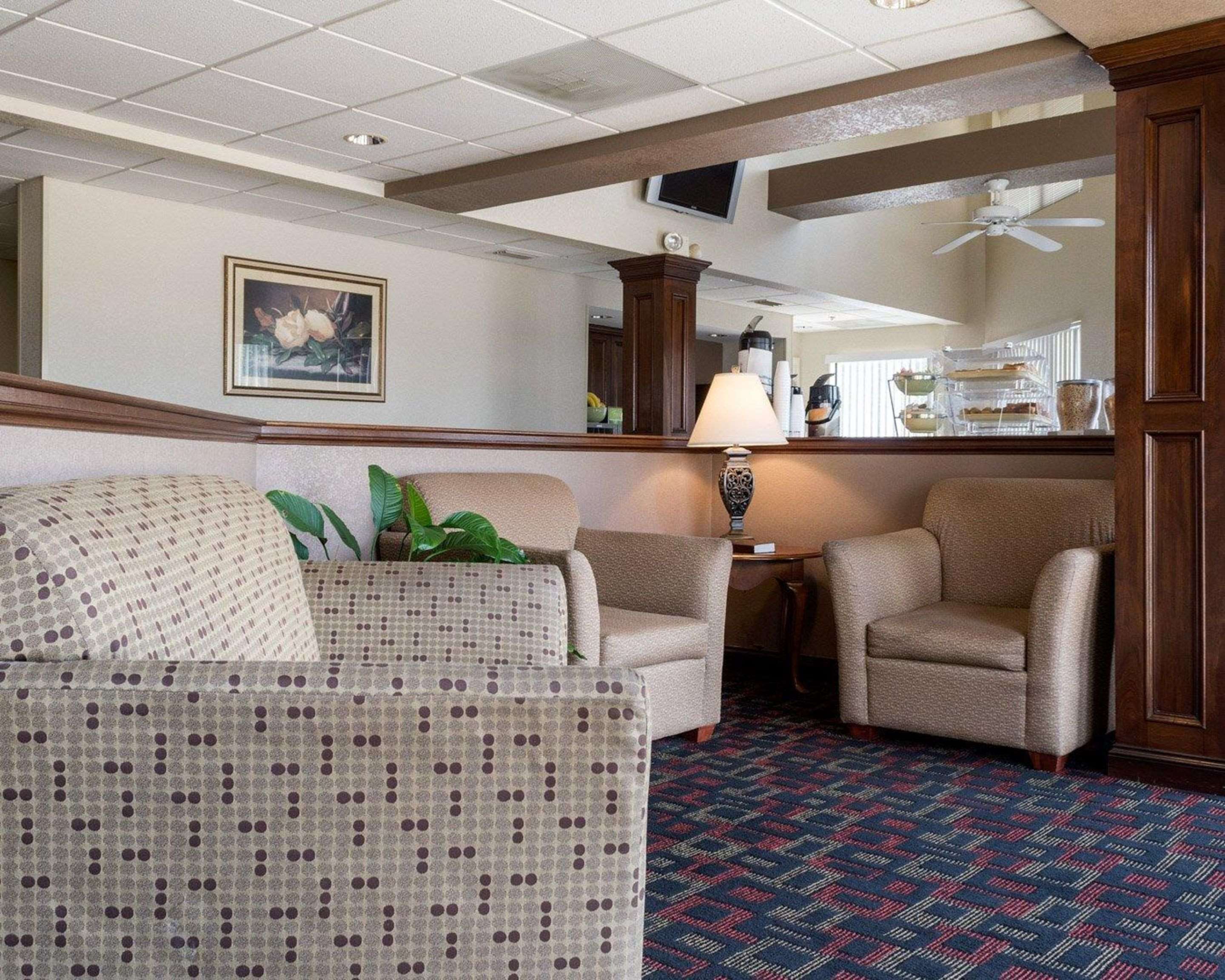 Lobby with sitting area