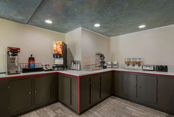 Amenities - Econo Lodge Inn & Suites Diamondhead - I-10, Exit 16