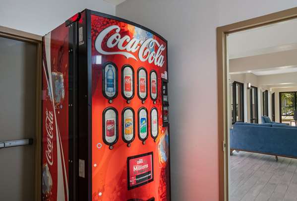  - Econo Lodge Inn & Suites Diamondhead - I-10, Exit 16