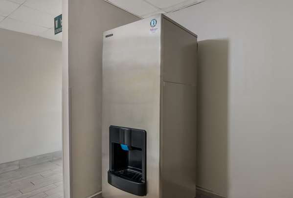  - Econo Lodge Inn & Suites Diamondhead - I-10, Exit 16