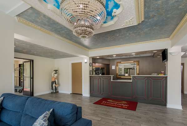  - Econo Lodge Inn & Suites Diamondhead - I-10, Exit 16